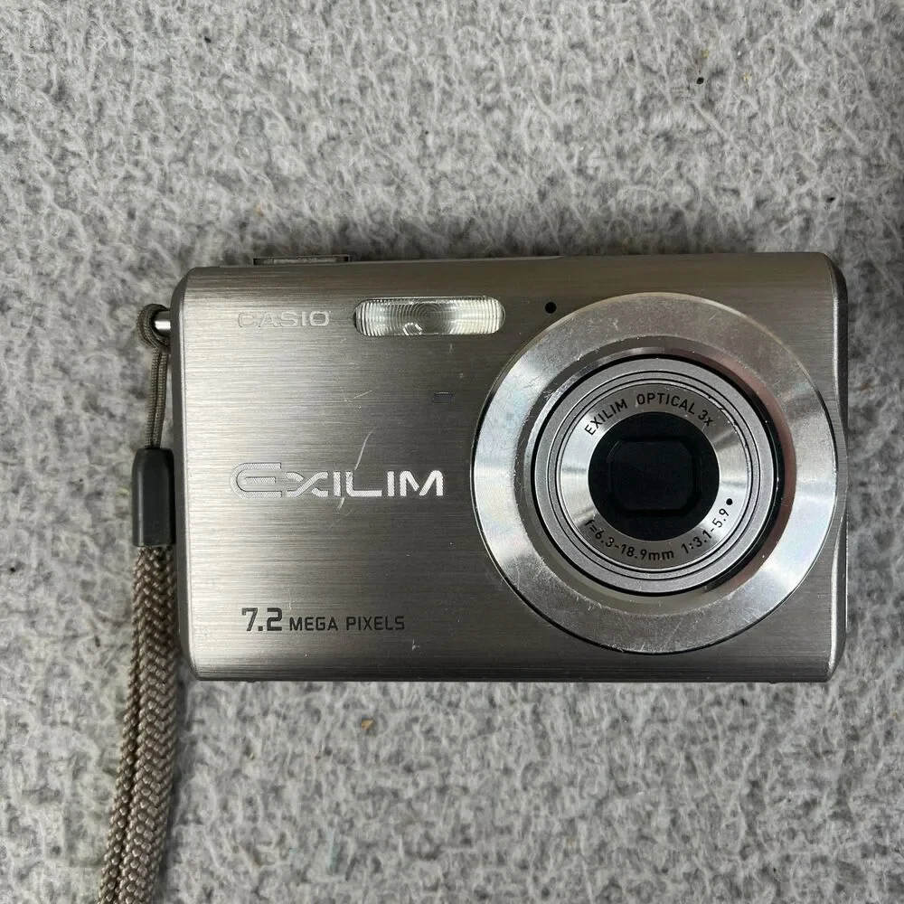 Casio Digital Camera Silver EXILIM ZOOM EX-Z70 7.2MP with Charger